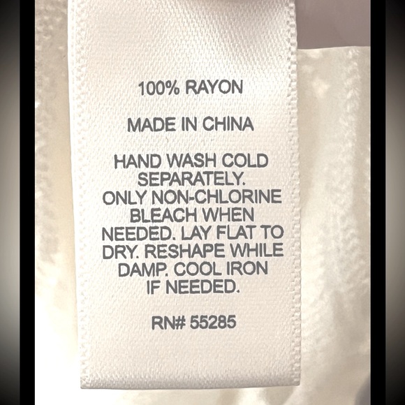 Express Lace Asymmetrical Hem Tunic Knitted 100% Rayon Super Soft White Sweater - Picture 11 of 12